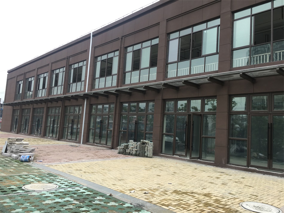 中國(guó)建筑新橋街道國(guó)鼎路拓寬保障性安居室外鋼結(jié)構(gòu)雨棚及車(chē)庫(kù)欄桿工程